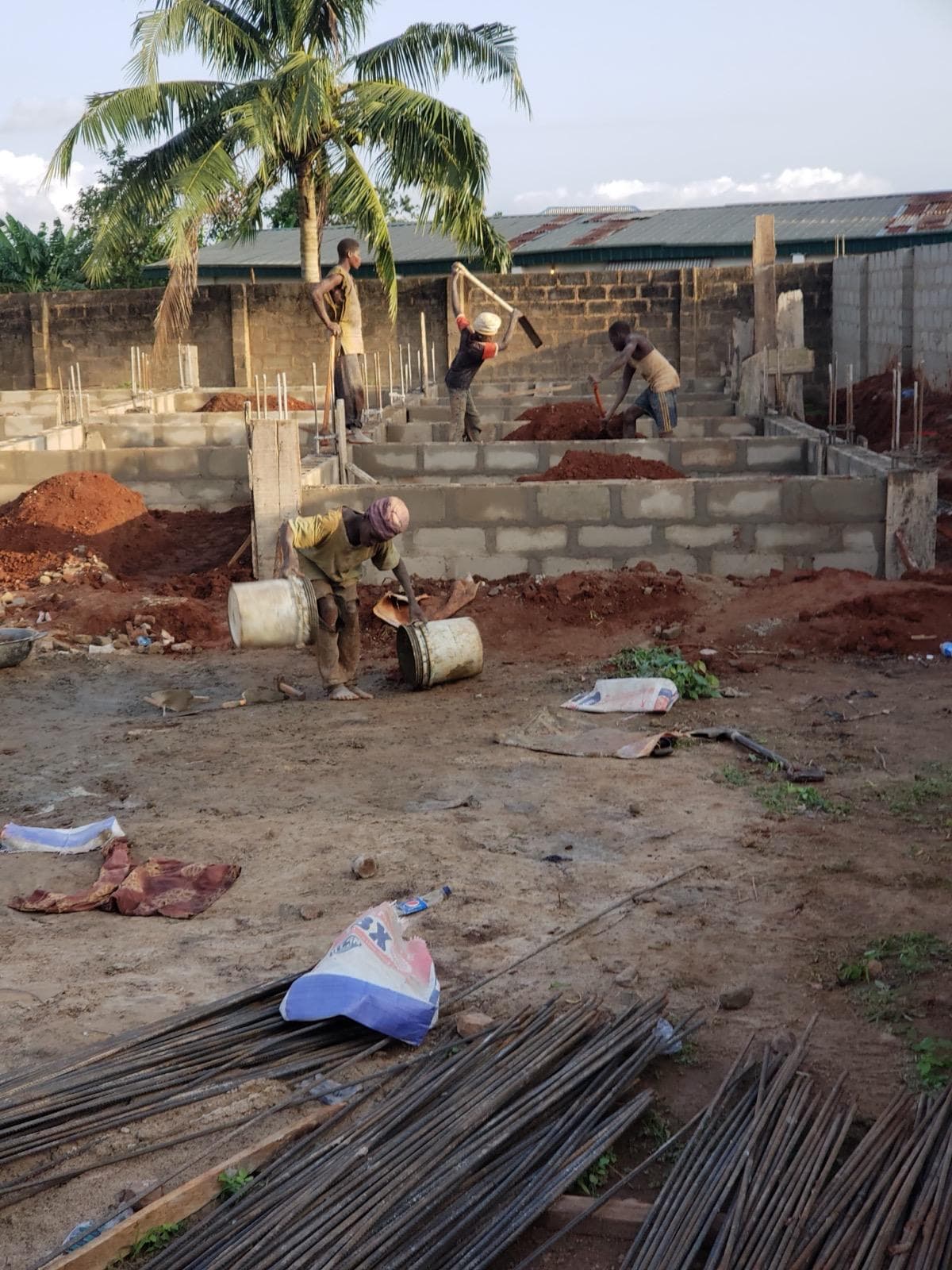 Casting of short columns — photo 1