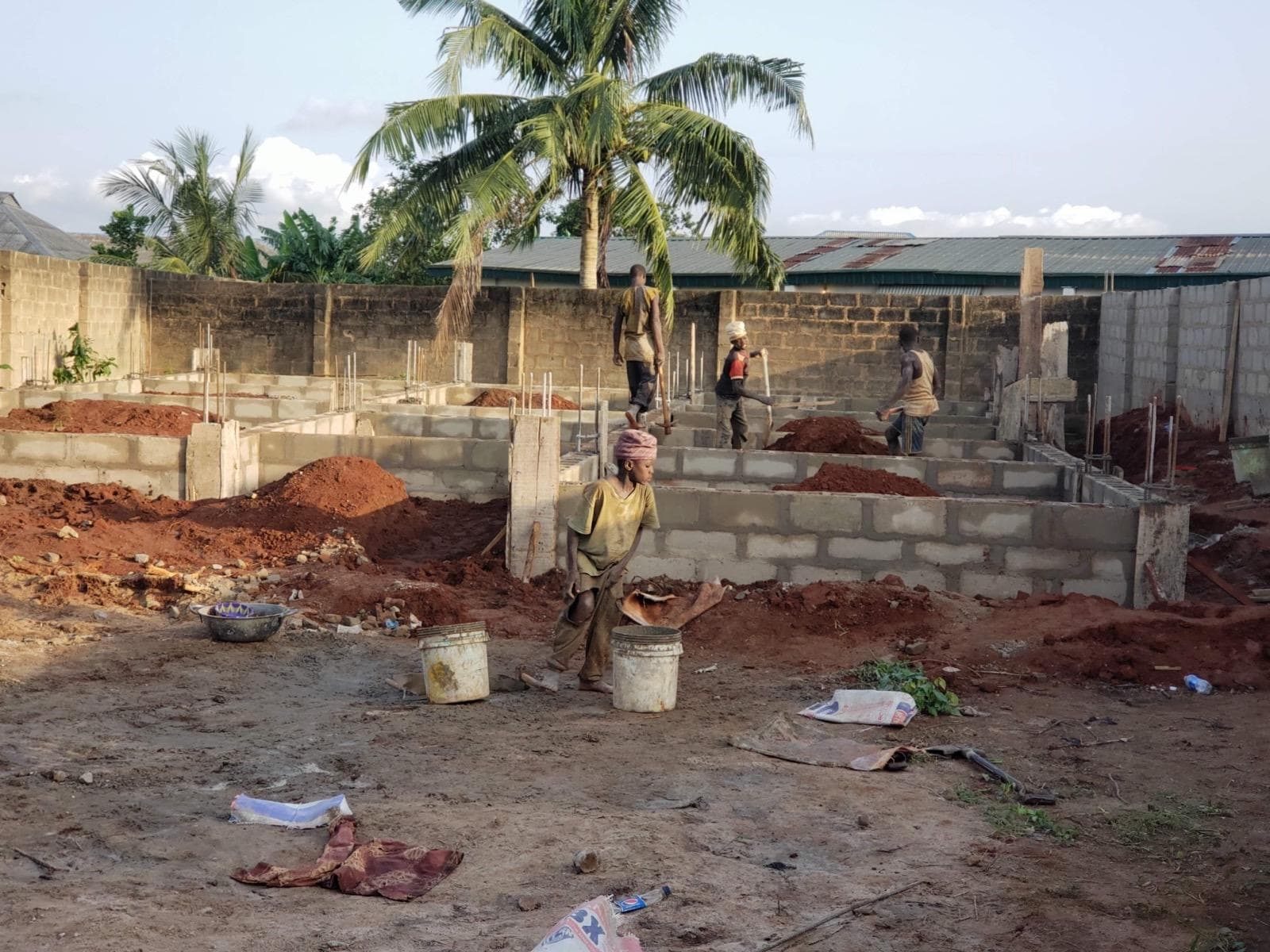 Casting of short columns — photo 2